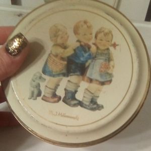 COLLECTIBLE TIN GOOD CONDITION